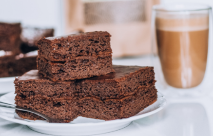Fitness Recipe: Simple Gingerbread Cake with Jam and Chocolate Glaze