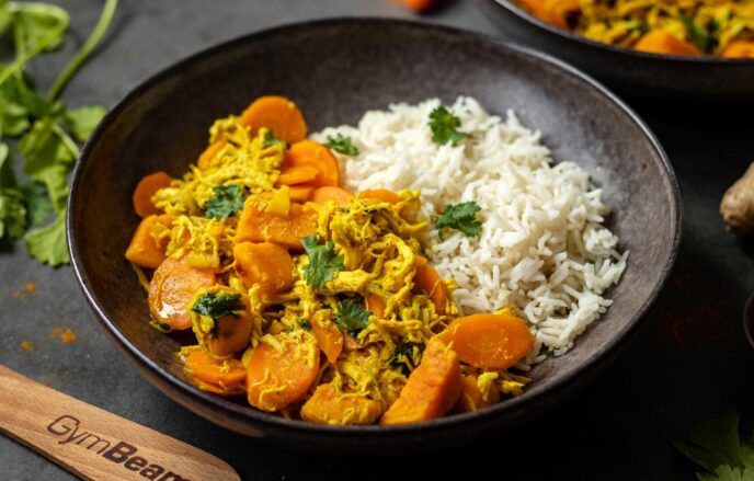 Fitness Recipe: Aromatic Indian Curry with Shredded Chicken
