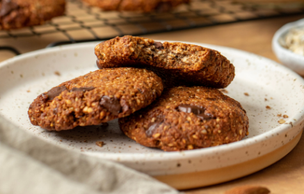 Fitness Recipe: Vegan Almond Biscuits with Chocolate Bits