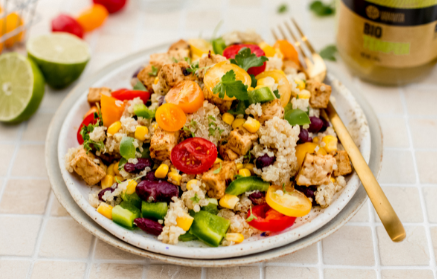 Fitness Recipe: Mexican Salad with Quinoa and Tempeh