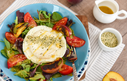 Fitness Recipe: Light Salad with Egg White Omelette and Goat Cheese